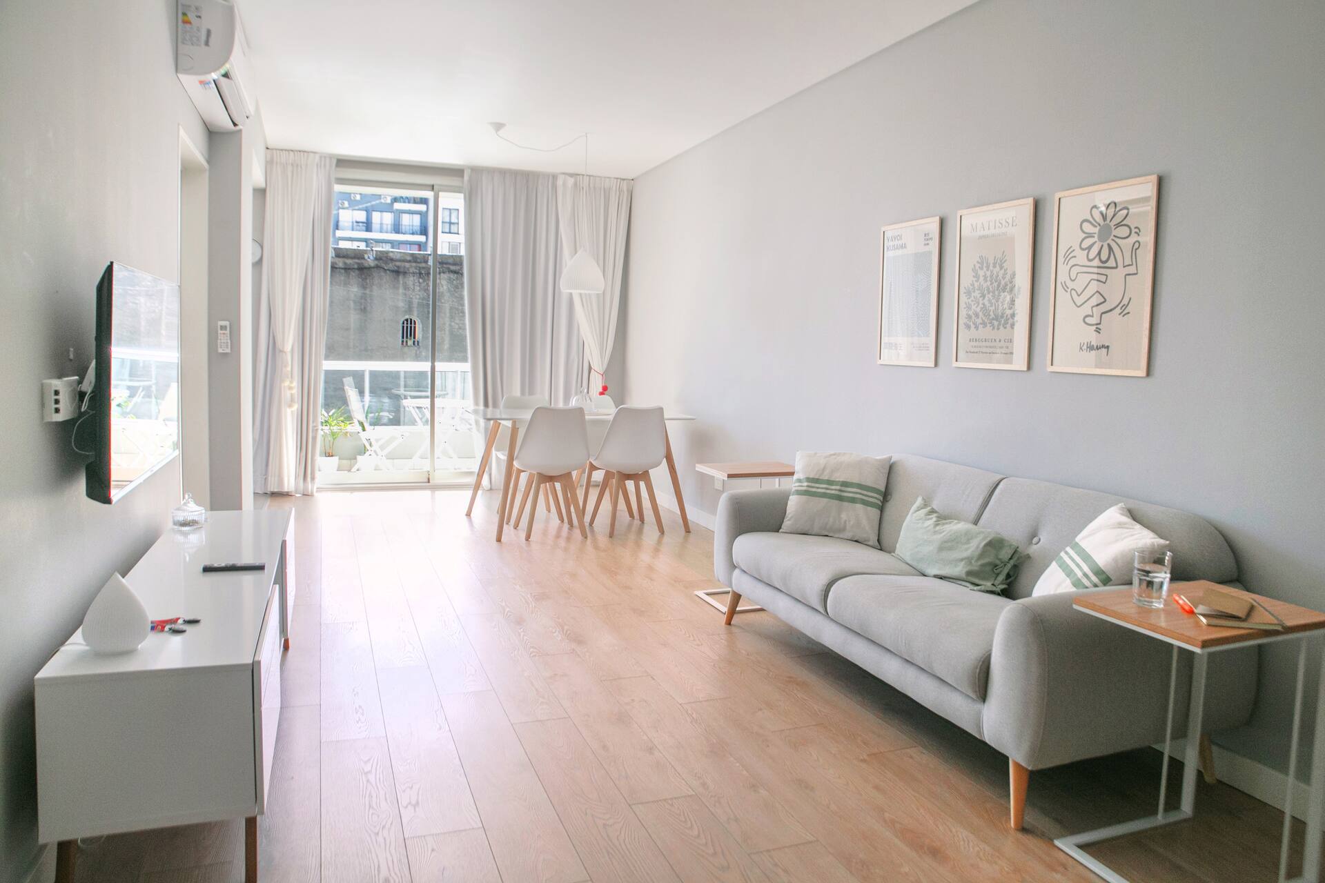 Studio apartment steps from the Italian-G204
