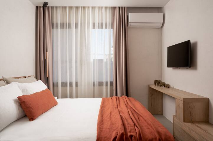 Syntagma residence with private heated jacuzzi gallery image 4