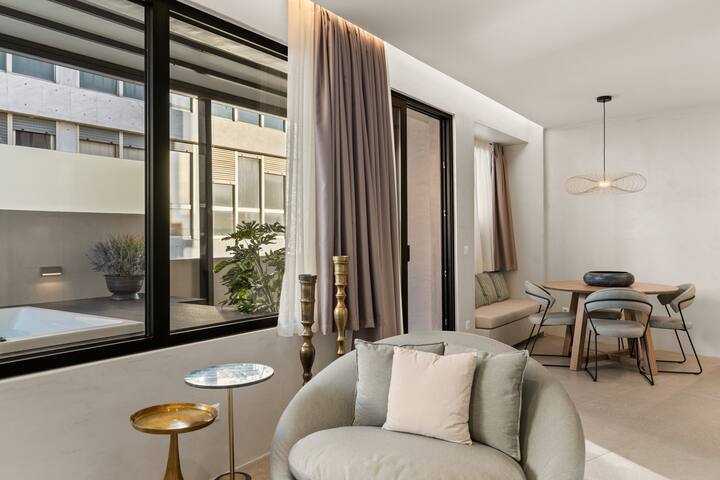 Syntagma residence with private heated jacuzzi gallery image 3