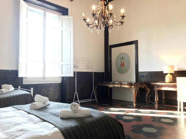 Palace Top Lovely city view and private parking gallery image 2