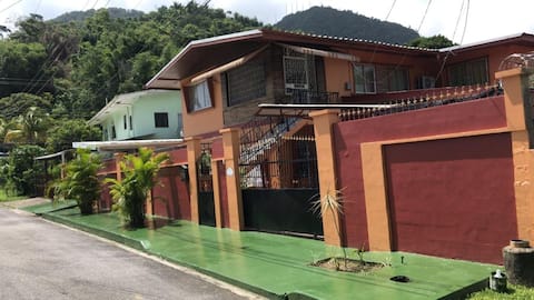 Cheerful 3 Bedroom with BB-Q Grill, Kitchen, Wi-Fi