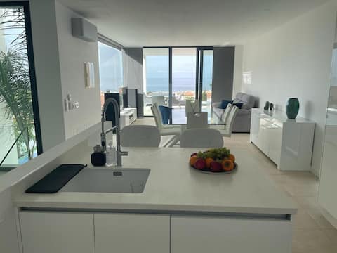 Successful Airbnb property: Villa Paraiso Madronal with sea view, heated pool in Adeje