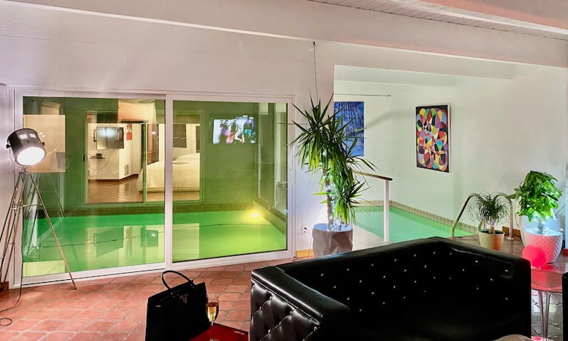 Hollywood Hills jetliner views among the stars gallery image 3