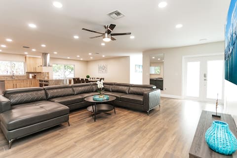 Top performing Airbnb: Luxury 5BR Villa Heated Pool near Beach & Casino in Dania Beach