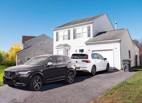 Central 4-bedroom single fam/with private parking