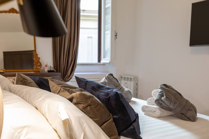 Amelie Suite Navona gallery image 3