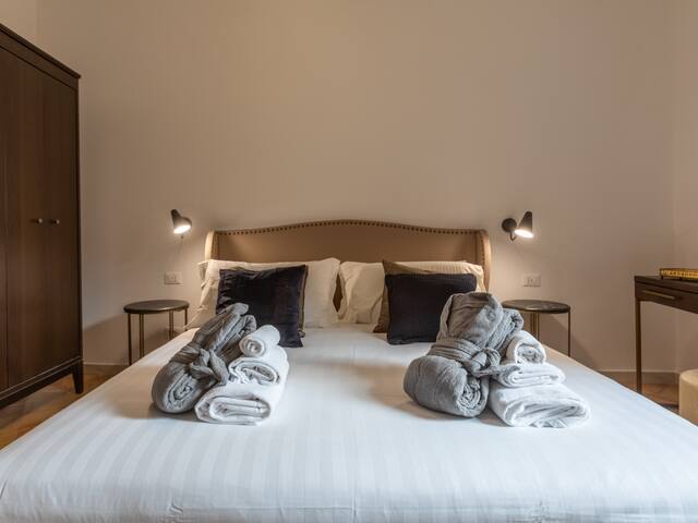 Amelie Suite Navona gallery image 5