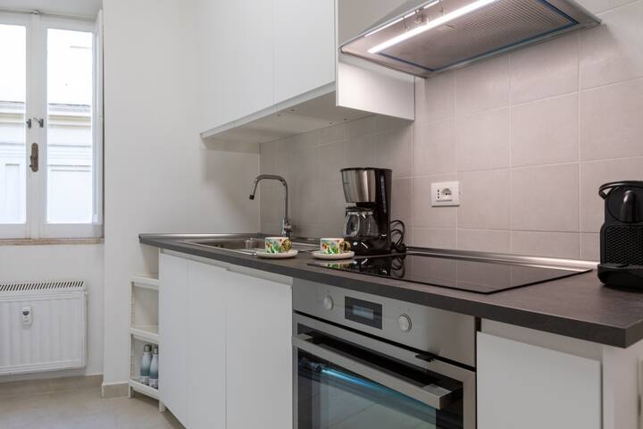 Amelie Suite Navona gallery image 4