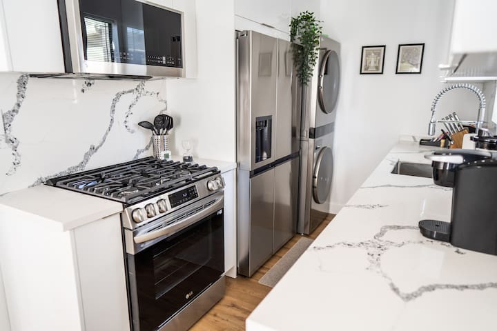 Renovated 2022 w/ LARGE Fenced Patio & Parking p59