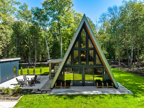 Luxury A-Frame w/Sauna & Lake Access