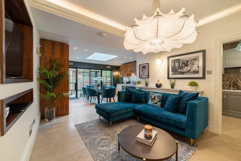 Successful Airbnb property: Beautiful 3 Bed Duplex Apartment Central Harrogate in Pannal And Burn Bridge