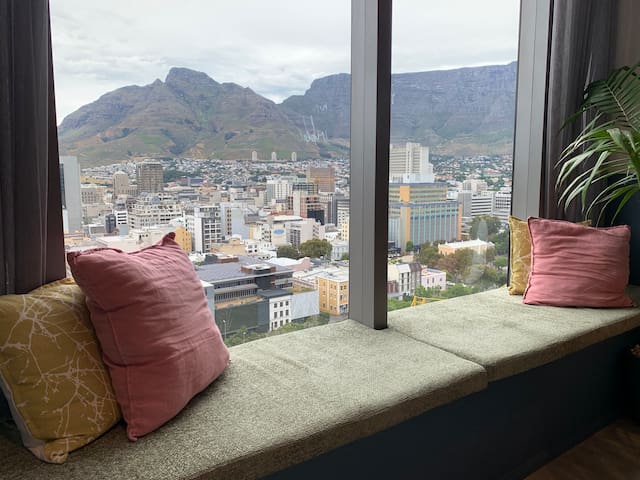 City Center Penthouse with private rooftop terrace gallery image 4