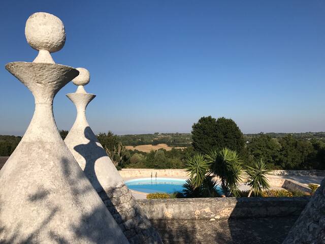 Amazing Luxury Traditional Trullo with Pool gallery image 4