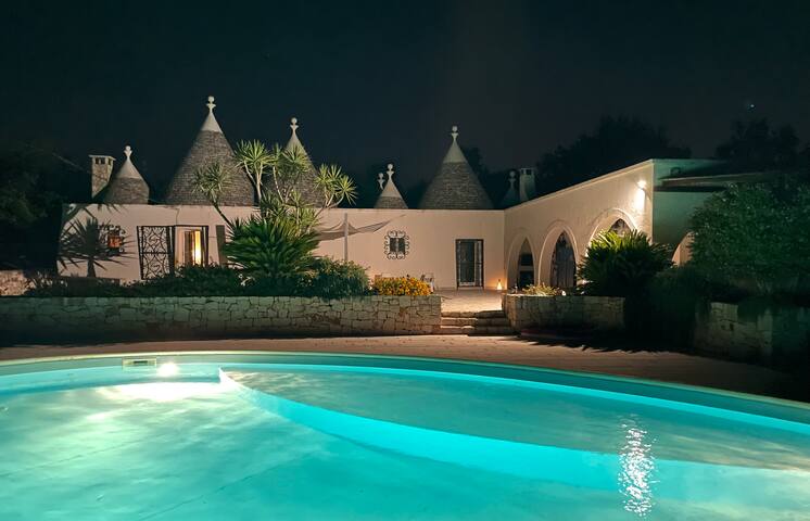 Amazing Luxury Traditional Trullo with Pool gallery image 3