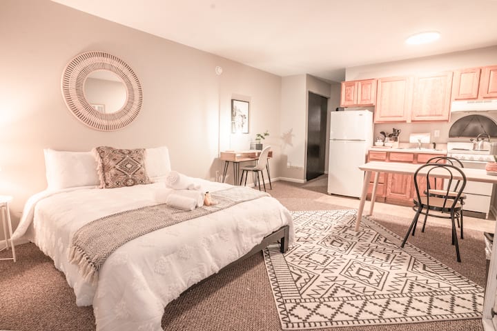 Osu Campus West • Private Parking • Quiet Studio - Columbus, OH