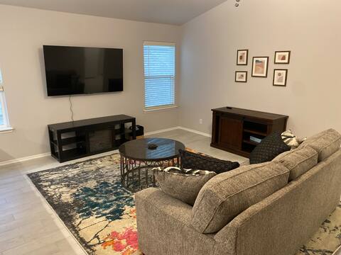 New! Spacious and peaceful 4 bedroom home.