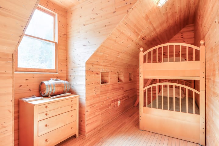 Bedroom 5