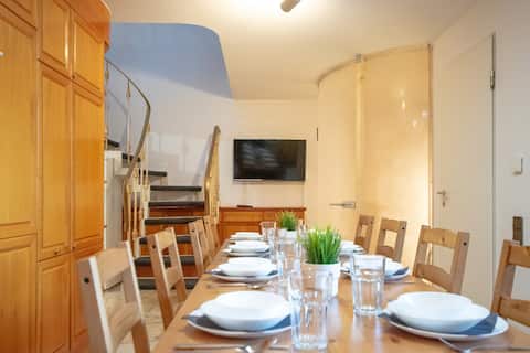 Large 2 Room Maisonette with Terrace