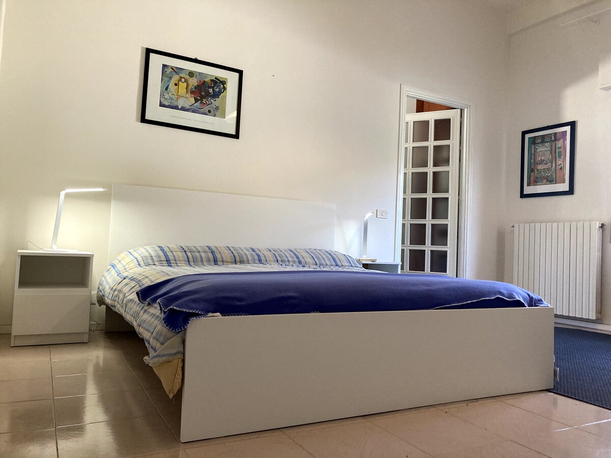 Hoofdslaapkamer (badkamer dan)