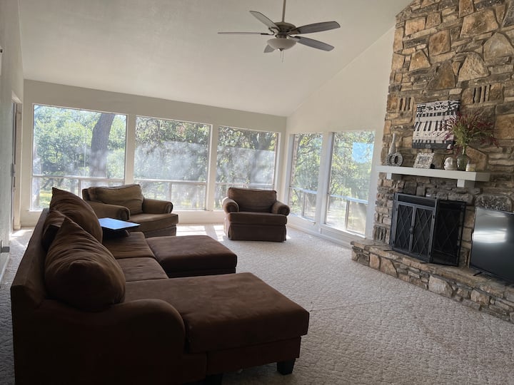 4 Bed 17 Private Acres Remodeled
1.5 Mi To Square! - Wimberley, TX