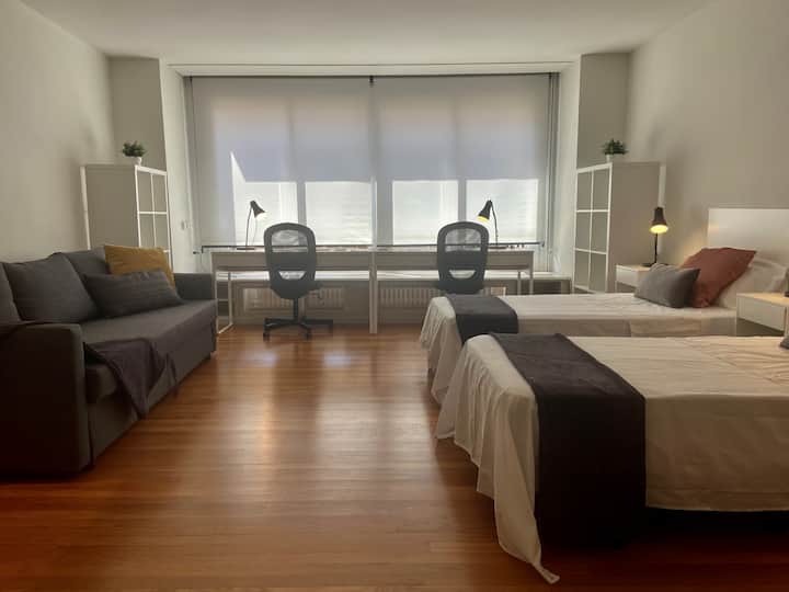 Apartmán Puigcerdà rozkladacia pohovka a kancelária.