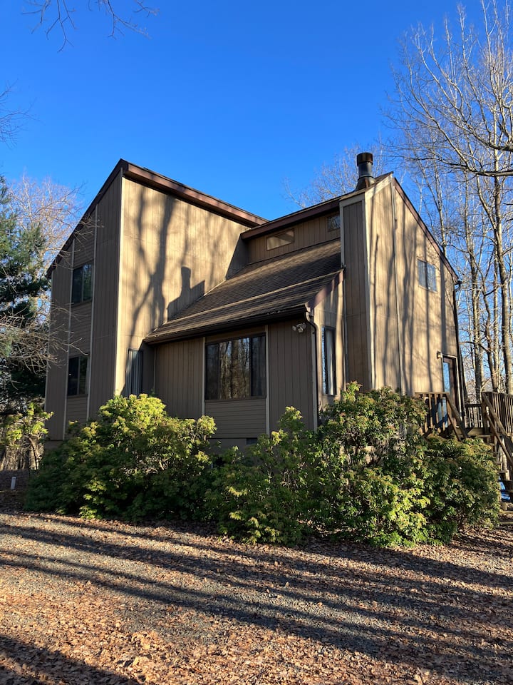 Weekend at Bernie’s II! *petfriendly!* *jacuzzi!* Houses for Rent in