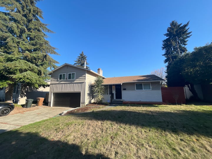Cozy 3 Bedroom Home In North Tacoma - Gig Harbor, WA