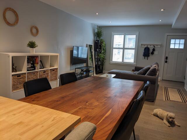 Beaches Bungalow Getaway with Hot Tub gallery image 2