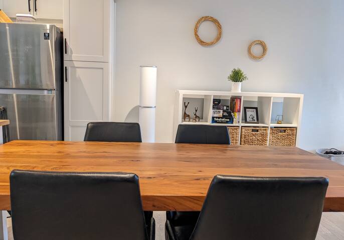 Beaches Bungalow Getaway with Hot Tub gallery image 5