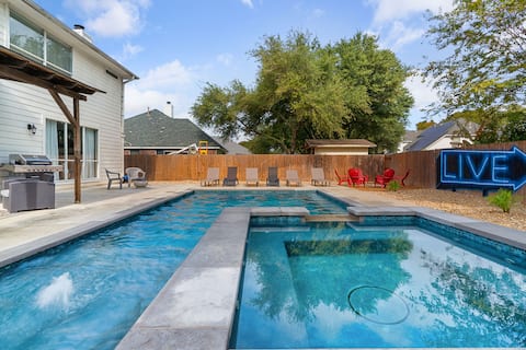 Sun Filled Home W/ Gorgeous Pool/HotTub. Gameroom!