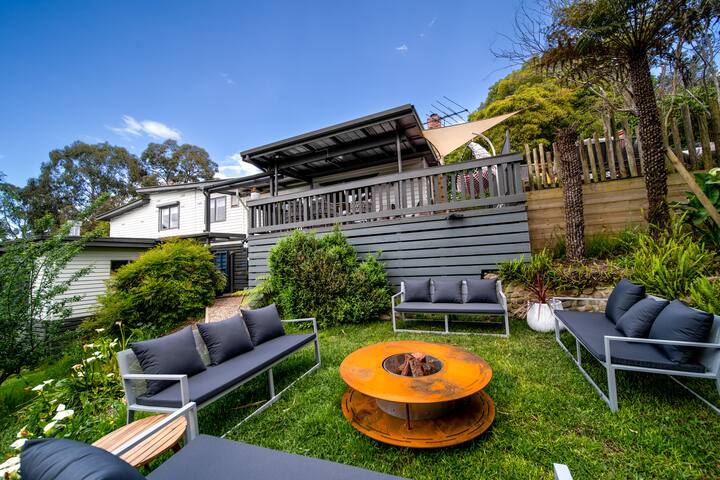 4 Bedroom fun house – spa, sauna, fire pits & more