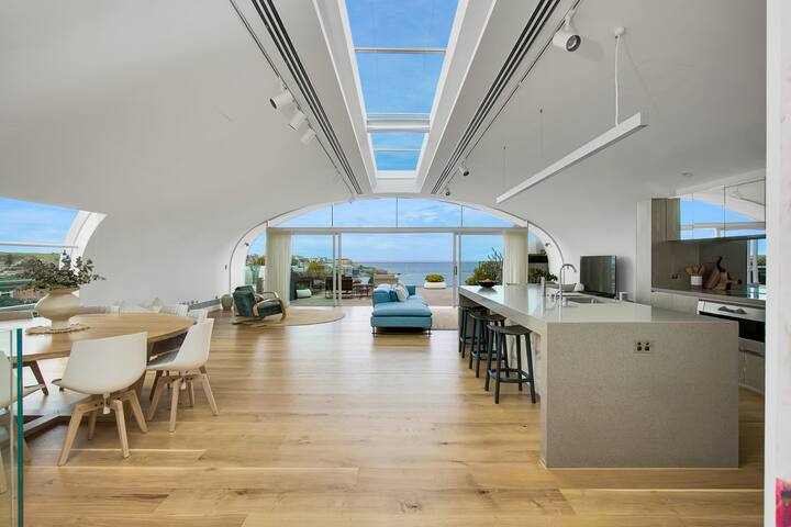 Two level Penthouse 180 degree view of Bondi Beach gallery image 2