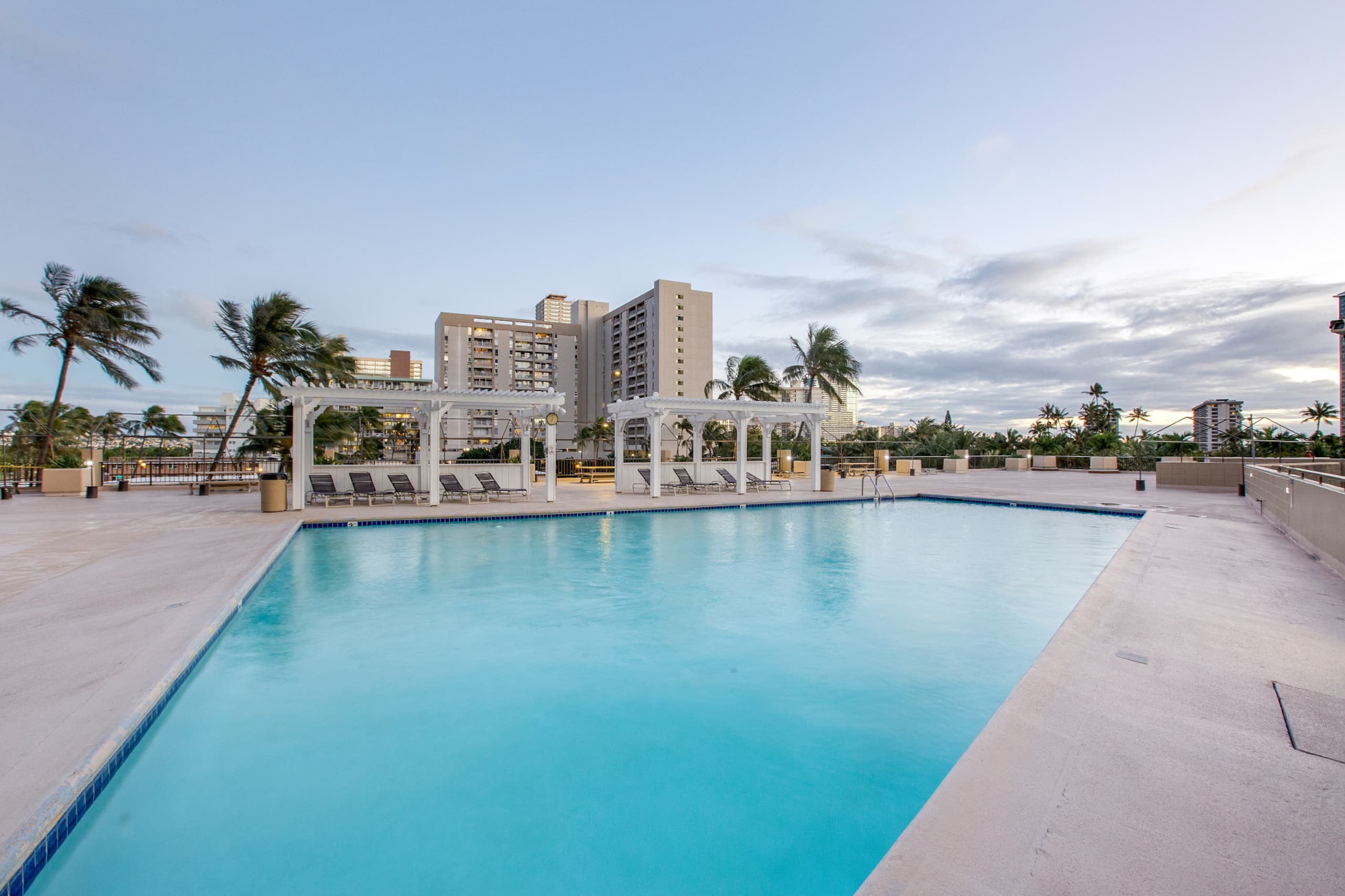 Condo in Honolulu · ★4.9 · Studio · 1 bed · 1 private bath - Image 11