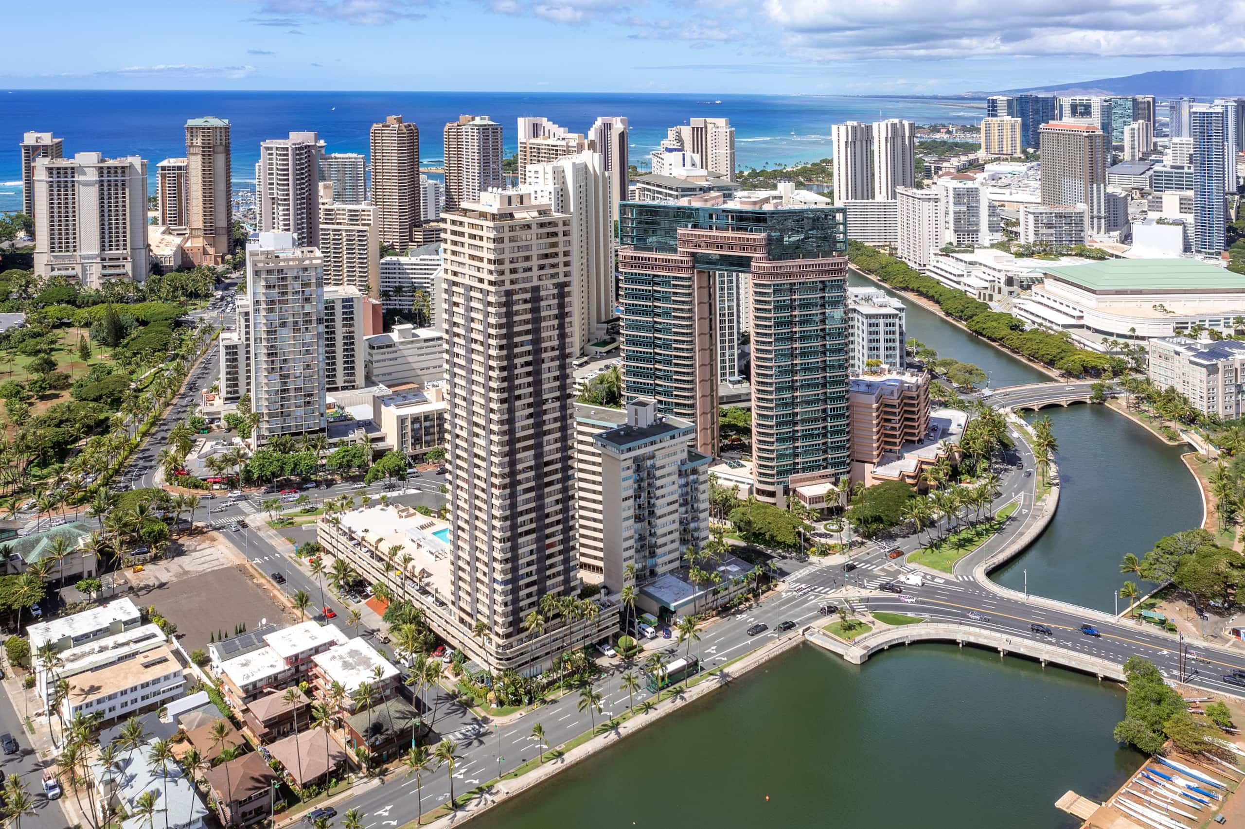 Condo in Honolulu · ★4.9 · Studio · 1 bed · 1 private bath - Image 9