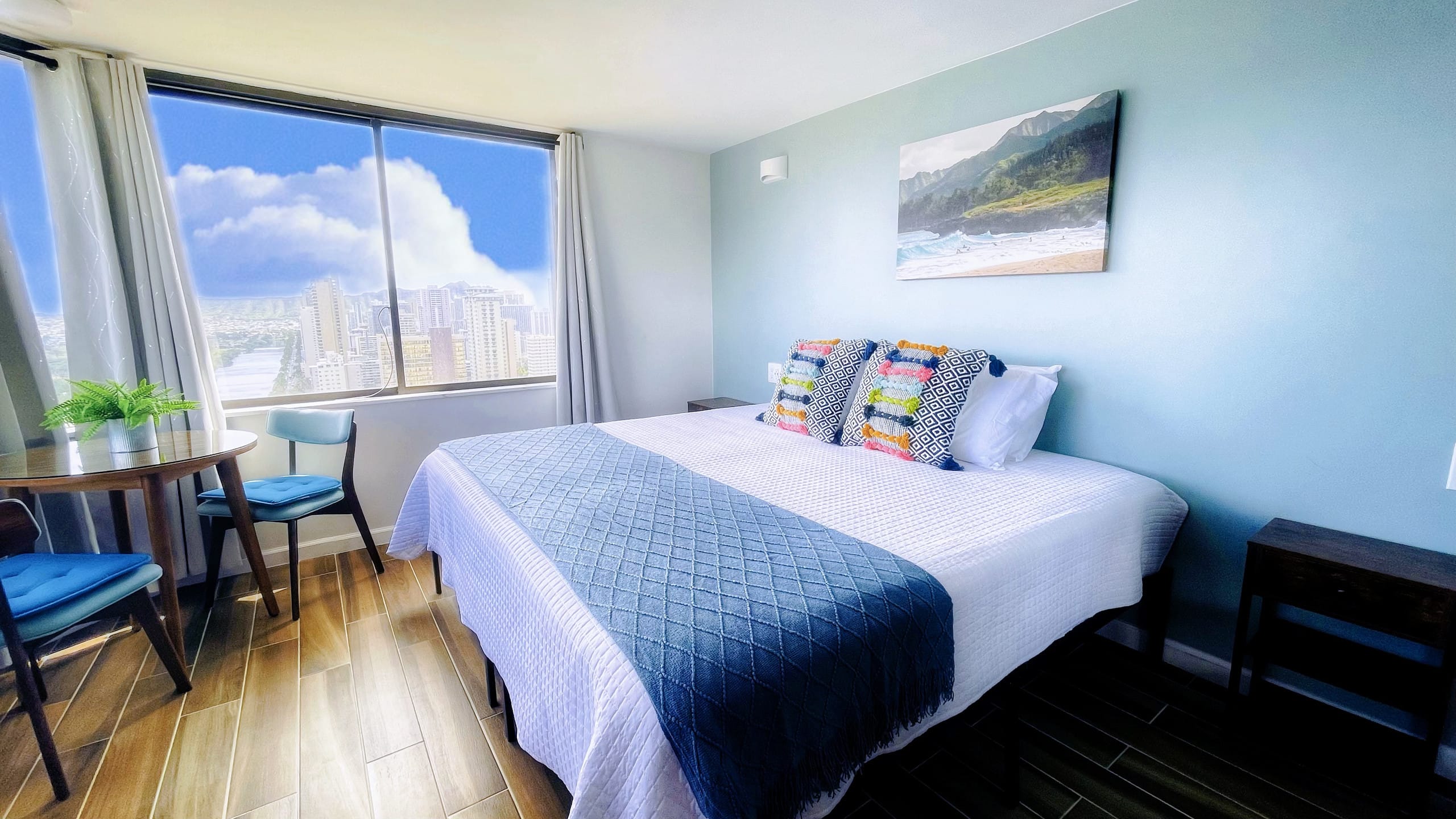 Condo in Honolulu · ★4.9 · Studio · 1 bed · 1 private bath - Image 2