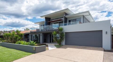 Absolute Waterfront, Amazing Views, Maloneys Beach
