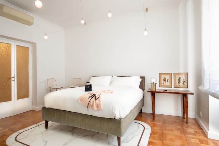 Dhomë dyshe me krevat dopio "king"