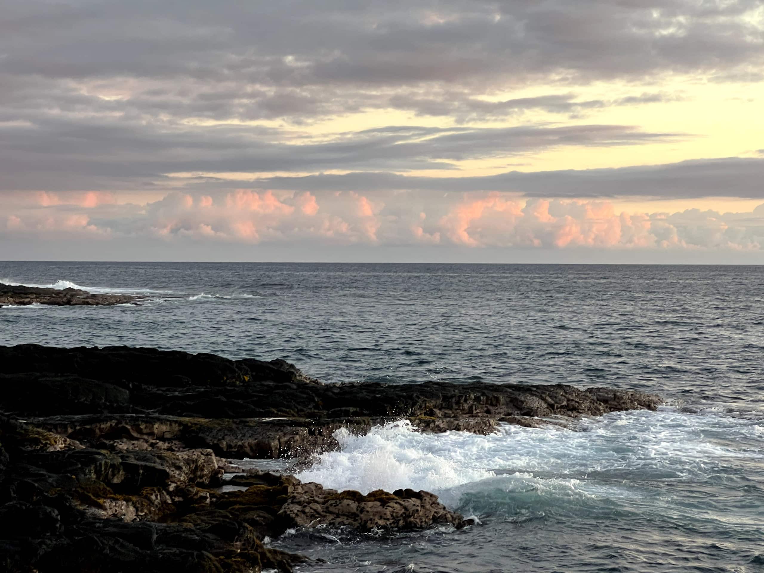 Condo in Kailua-Kona · ★4.78 · 1 bedroom · 2 beds · 1 private bath - Image 13