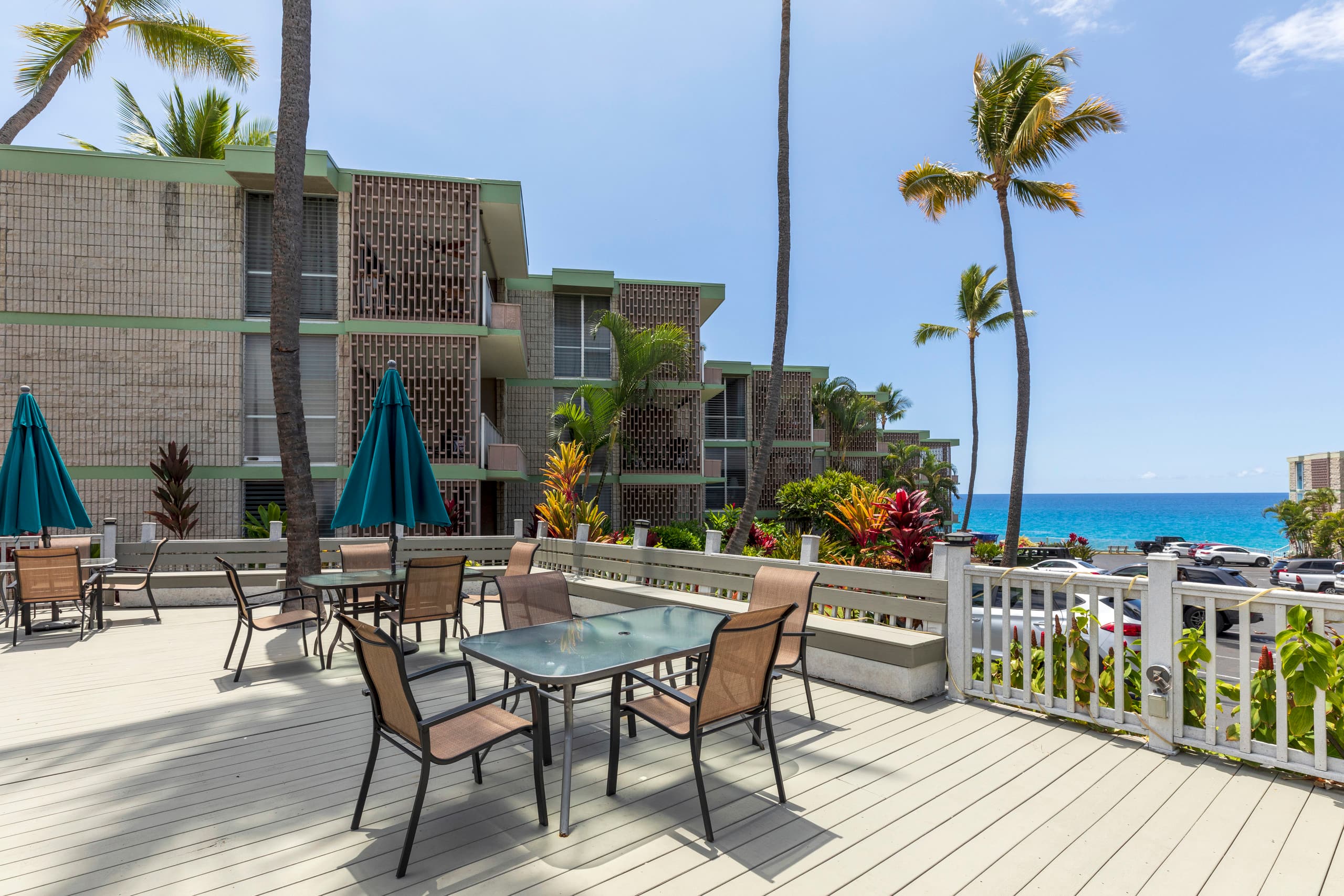 Condo in Kailua-Kona · ★4.78 · 1 bedroom · 2 beds · 1 private bath - Image 7