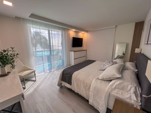 Joy at the Beach gallery image 4