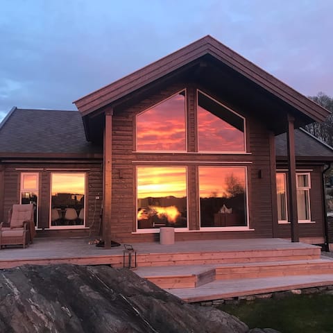 Great new cabin by the sea. Perfect for families with children