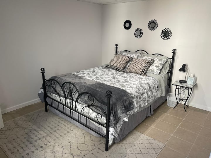 Cozy Basement Suite 1 in BaltimoreGreat Location Houses for Rent in
