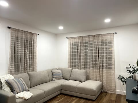 Cozy Cottage / Less than 5 min walk to Lake!