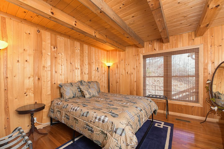 Dormitorio queen en el piso principal