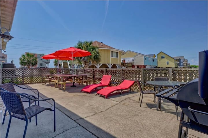 Beautiful 1st Floor Of Duplex. Steps To The Beach! - North Topsail Beach, NC