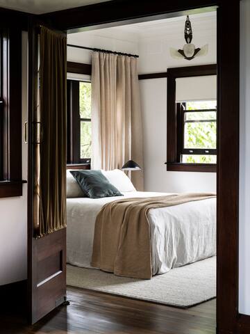 Forest edge 3-bedroom home with fireplace & garden gallery image 5