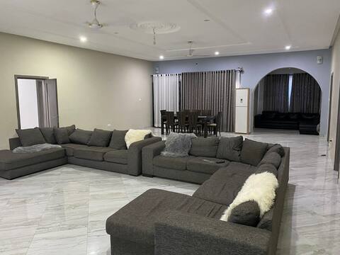 Luxury 2-bedroom with parking space and security