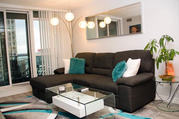Downtown 1 Bdrm + Den With Lake & Cn Tower Views! - Toronto