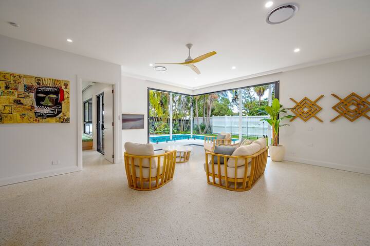 Luxury Suffolk Park home – The Beach Monkey gallery image 5