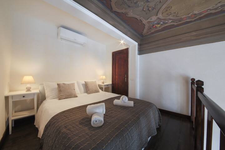 Lux Palace Max gallery image 5